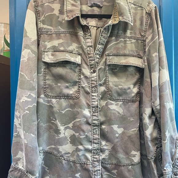 Anthropologie Montana Camo Buttondown Long Sleeve shirt womens size 14 - Picture 2 of 4